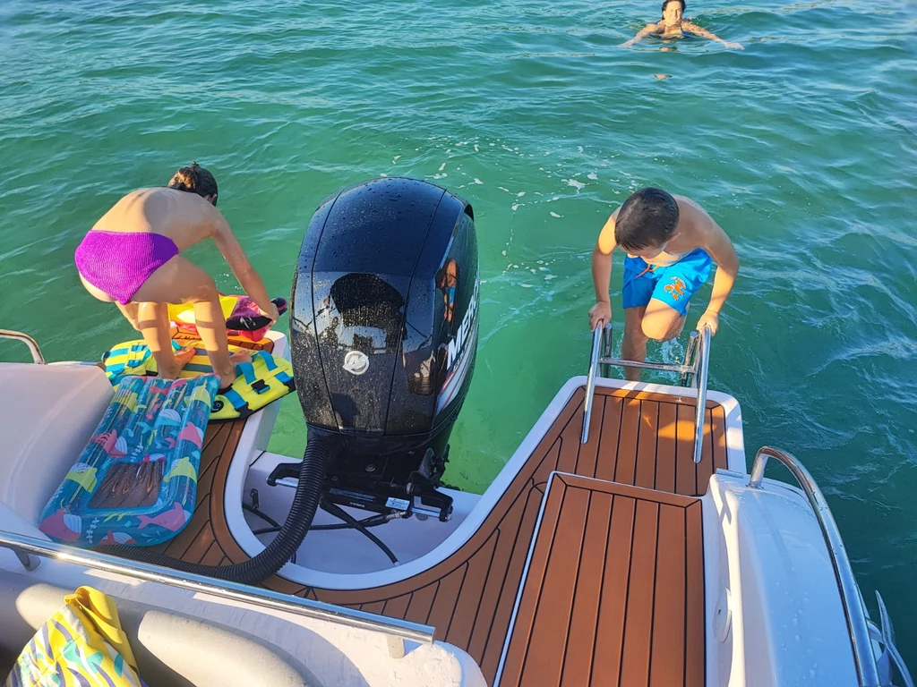 Blueline 21 150HP - picture 13